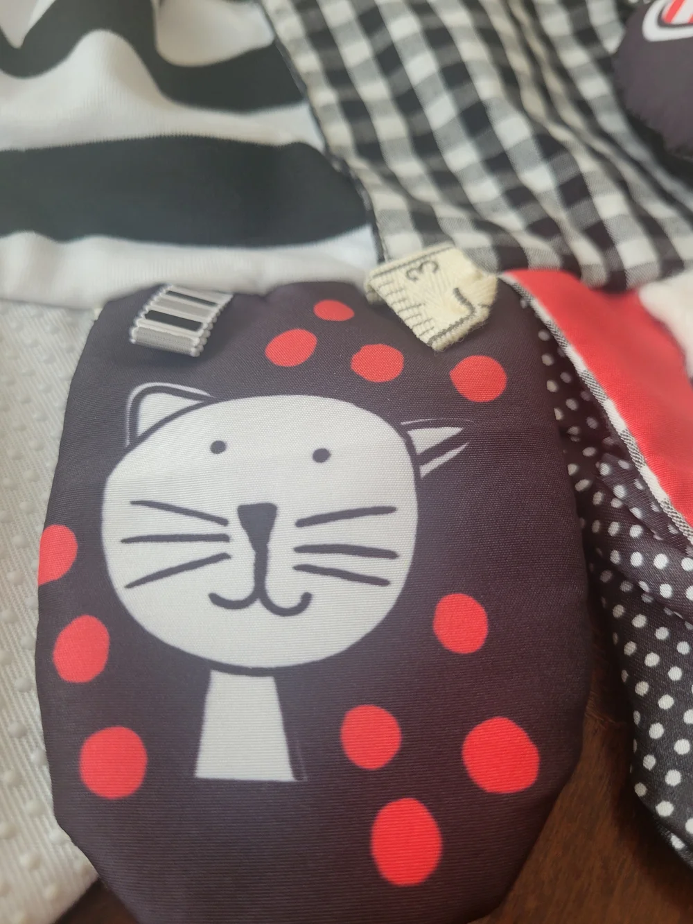 DEMDACO Mommy-Me Black & White Striped Activity Scarf NWT
